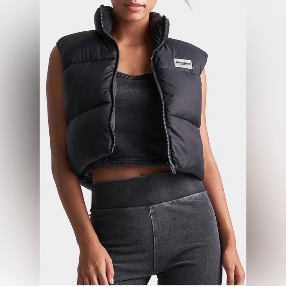 Supply & Demand Haze Cropped Vest Black